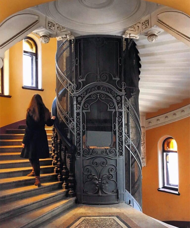 gallery